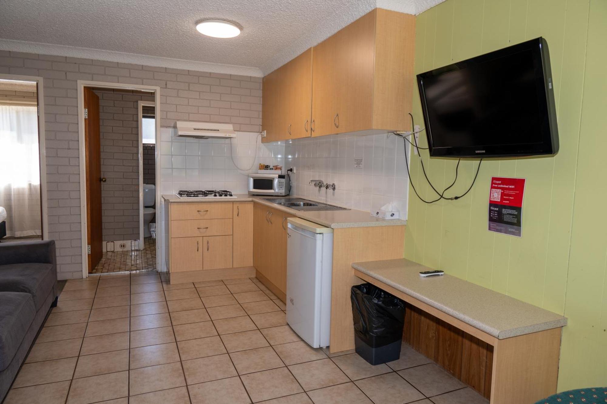 Tumut Valley Motel Pet Friendly Esterno foto