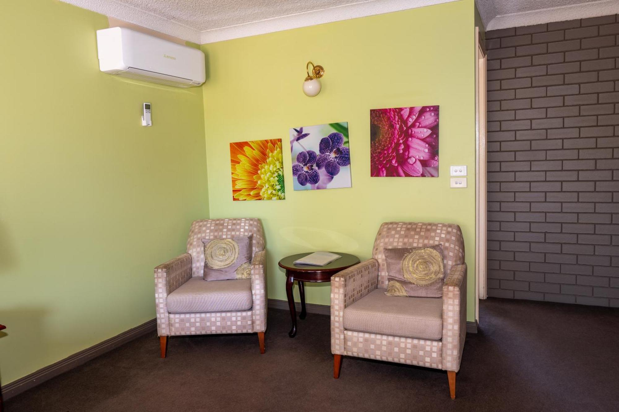 Tumut Valley Motel Pet Friendly Esterno foto