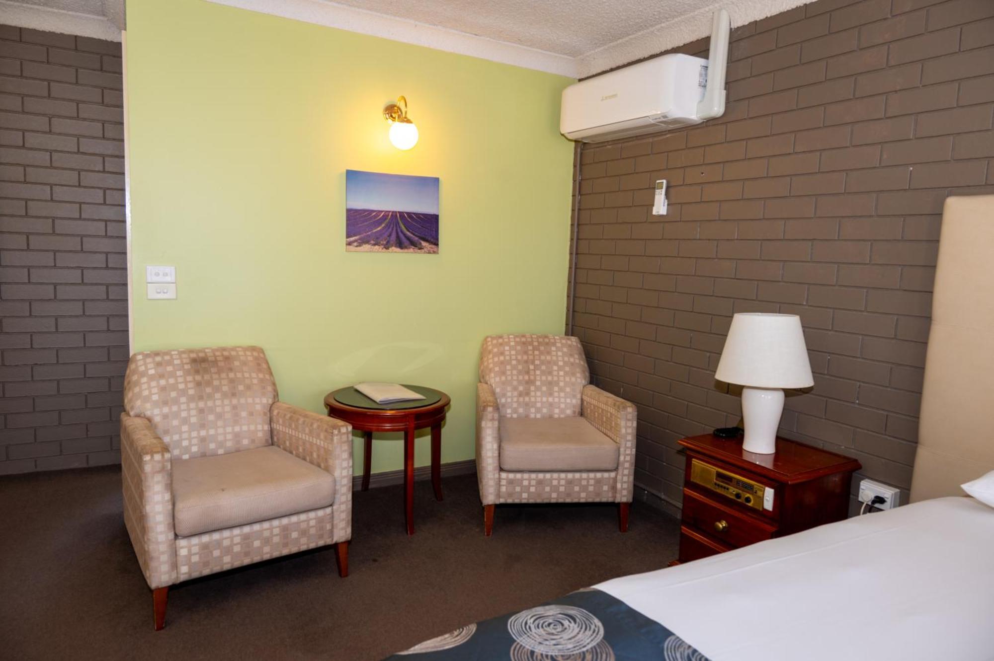 Tumut Valley Motel Pet Friendly Esterno foto