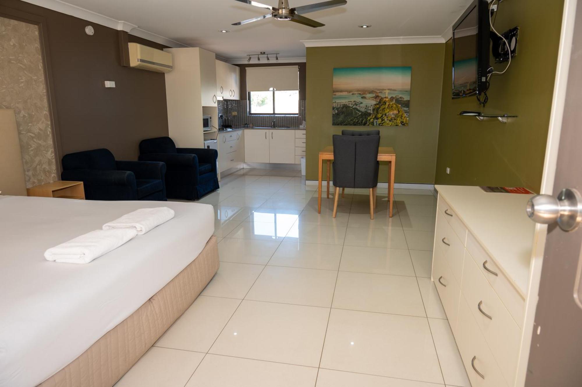 Tumut Valley Motel Pet Friendly Esterno foto