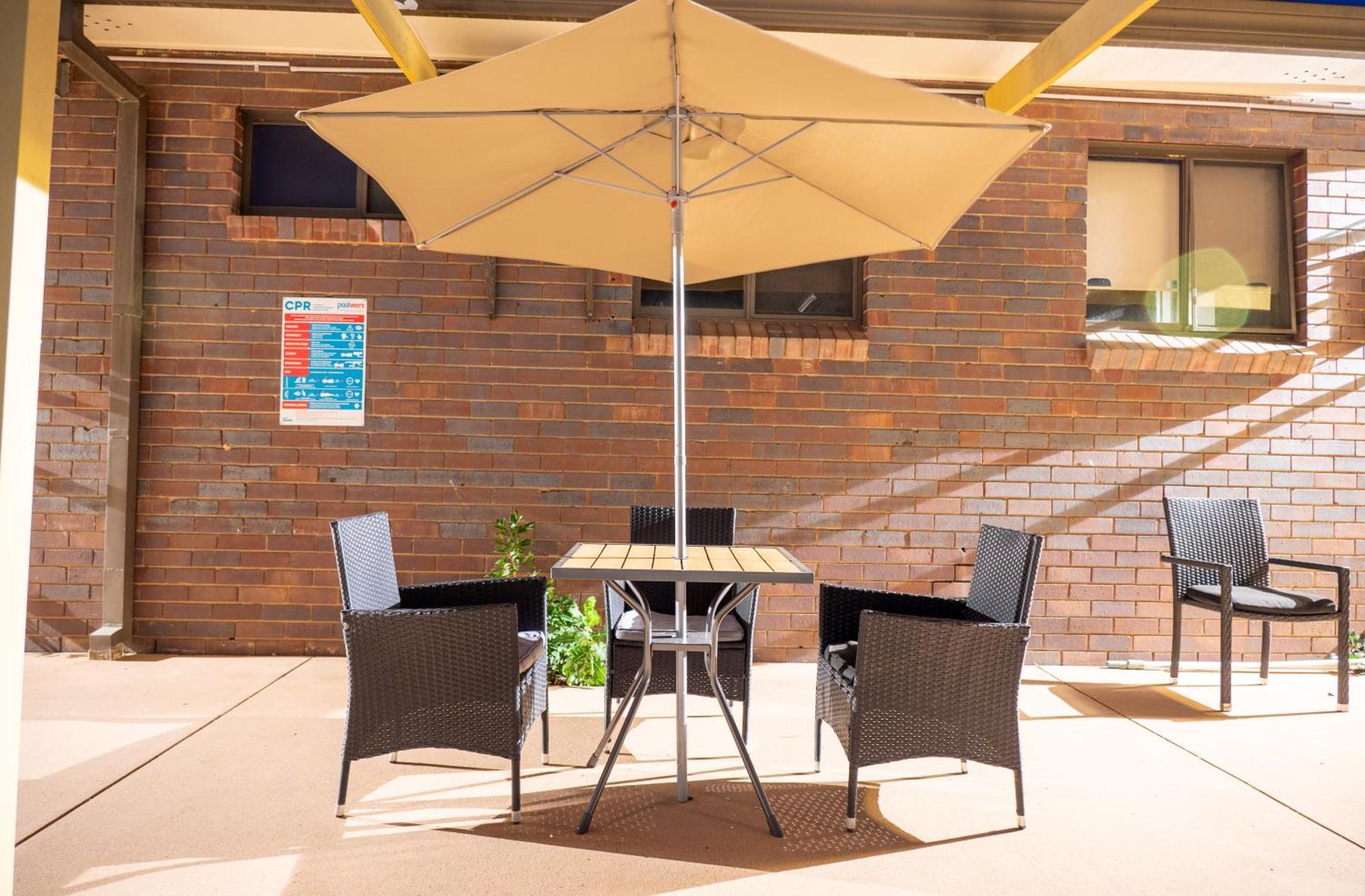 Tumut Valley Motel Pet Friendly Esterno foto