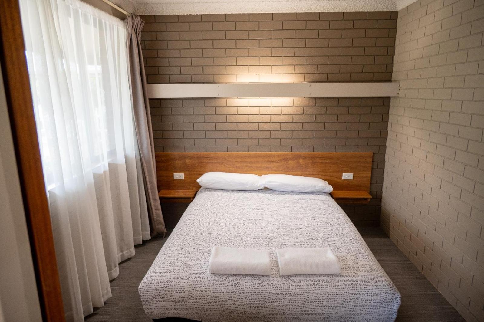 Tumut Valley Motel Pet Friendly Esterno foto
