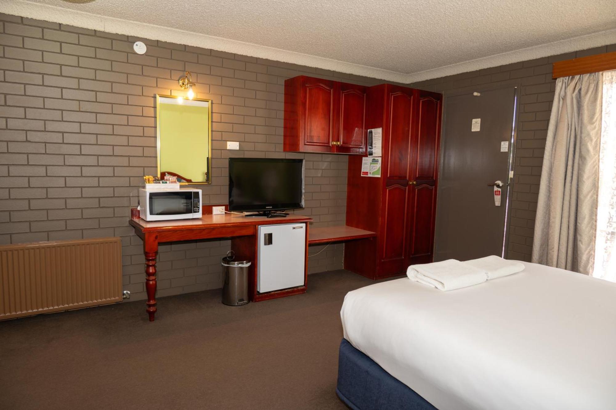Tumut Valley Motel Pet Friendly Esterno foto