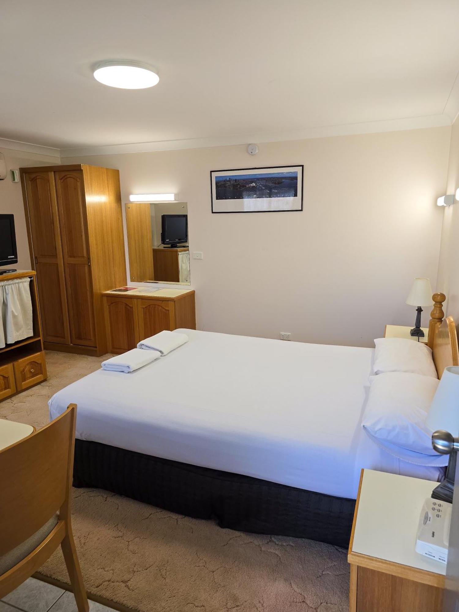 Tumut Valley Motel Pet Friendly Esterno foto
